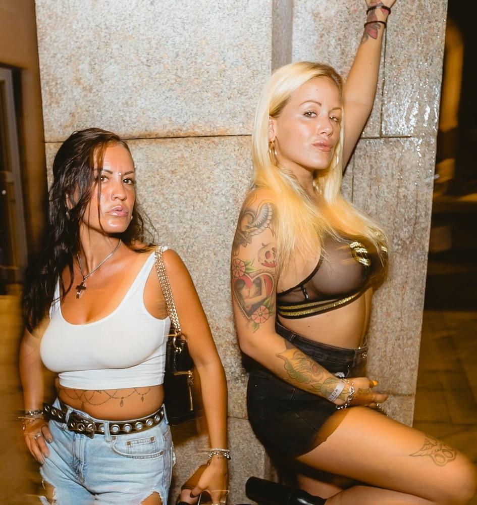 20P Private parties - mature women only (LXVII)