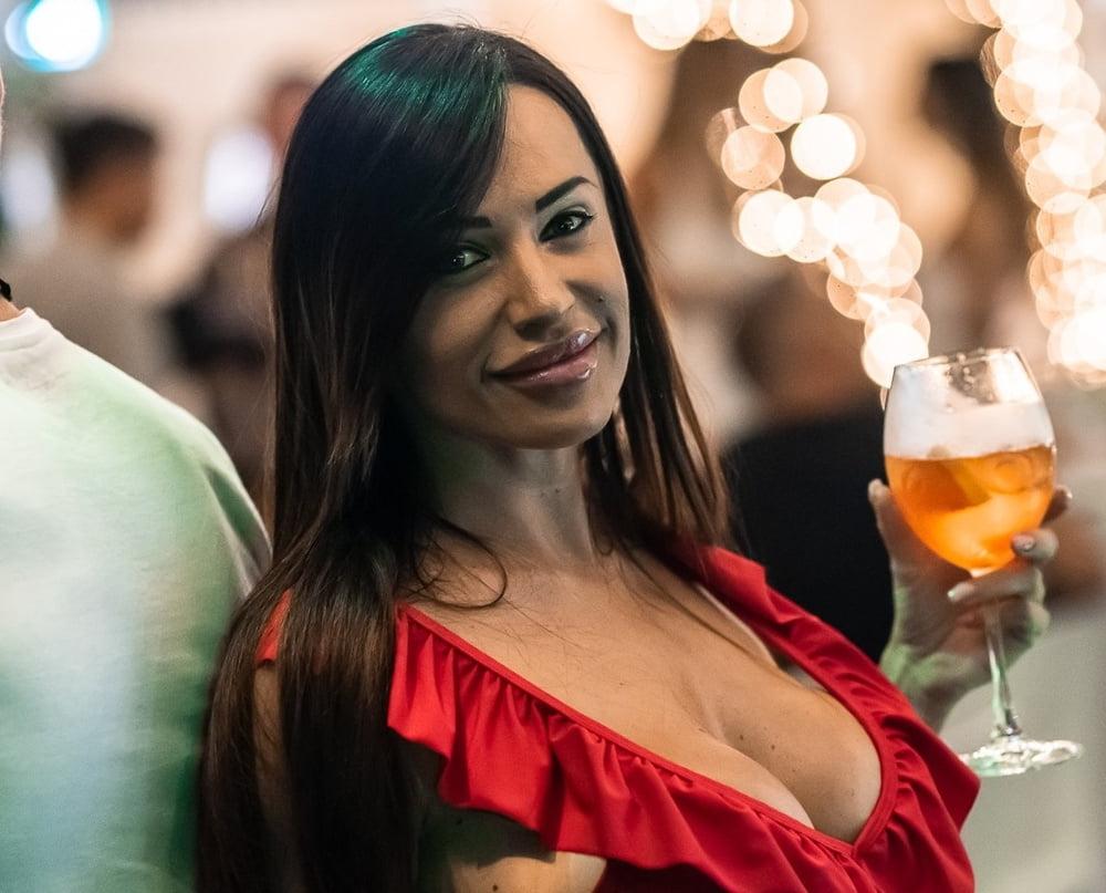 20P Private parties - mature women only (LXVII)