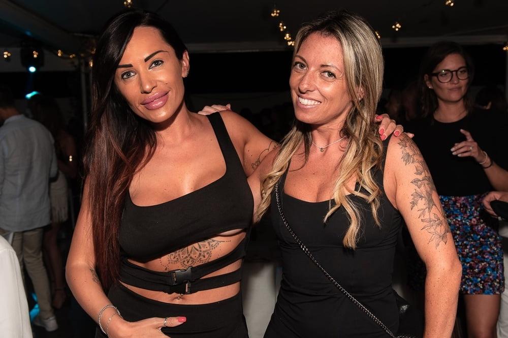 20P Private parties - mature women only (LXVII)