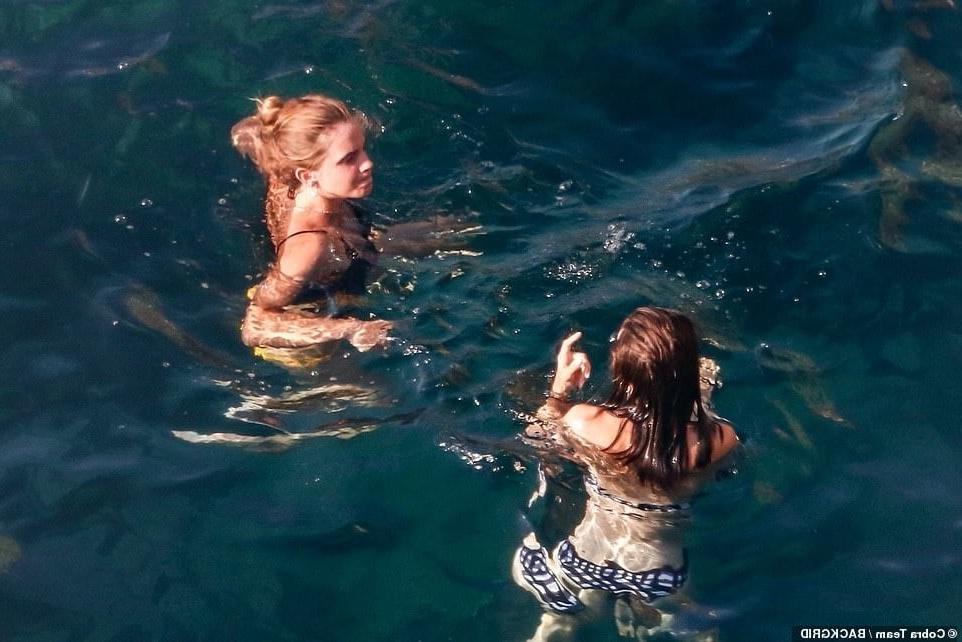 25P Cum to Emma Watson 02