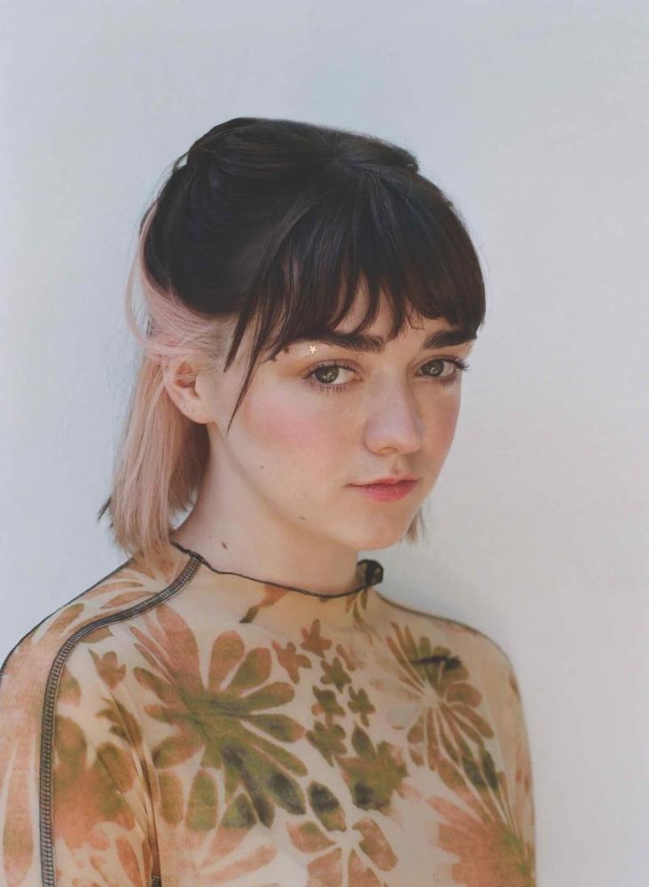 22P Cum to Maisie Williams 07