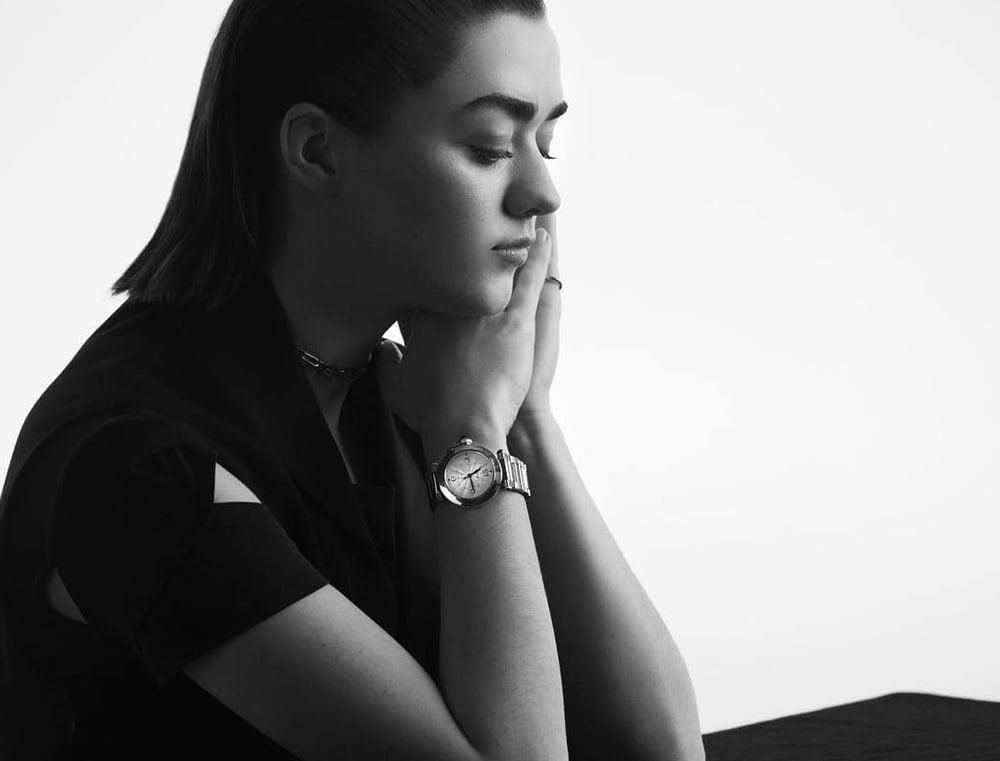 22P Cum to Maisie Williams 07