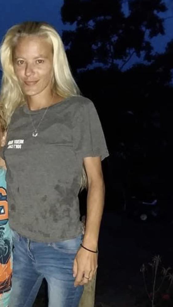 25P Small breasted mom