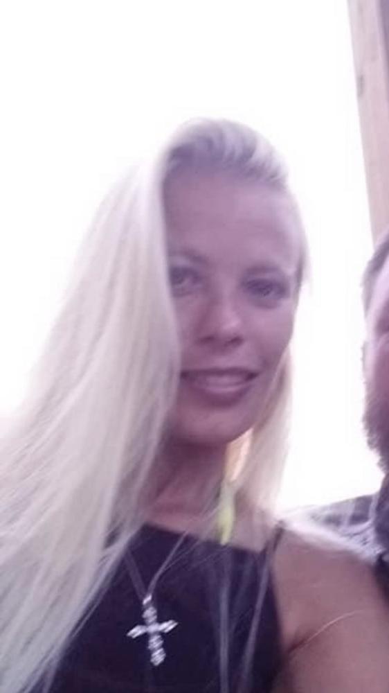 25P Small breasted mom