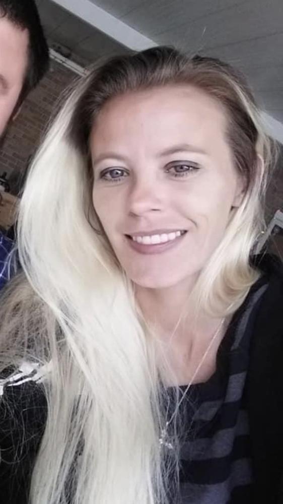 25P Small breasted mom