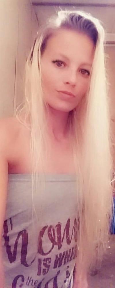 25P Small breasted mom