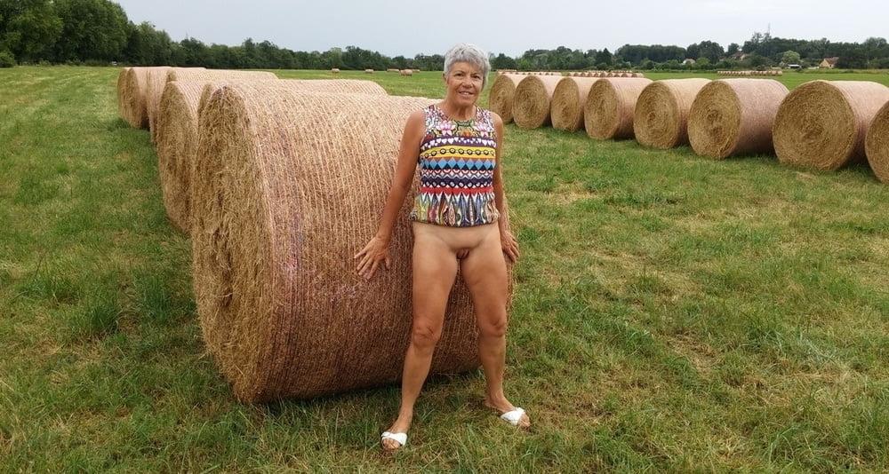 25P geile Oma ohne Hoeschen