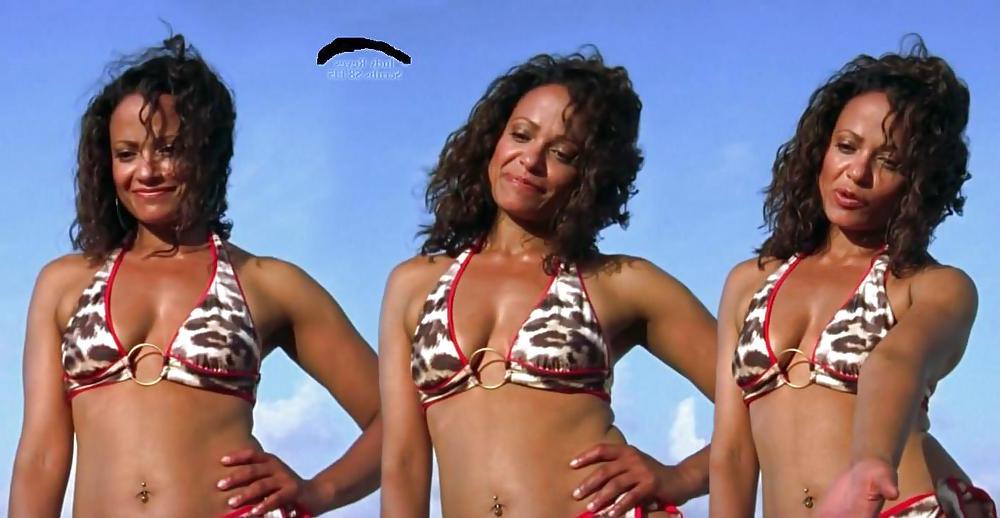 25P Judy Reyes Ultimate Scrubs Collection