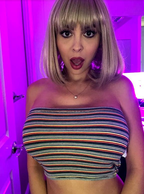 25P Hot Mom Zayla