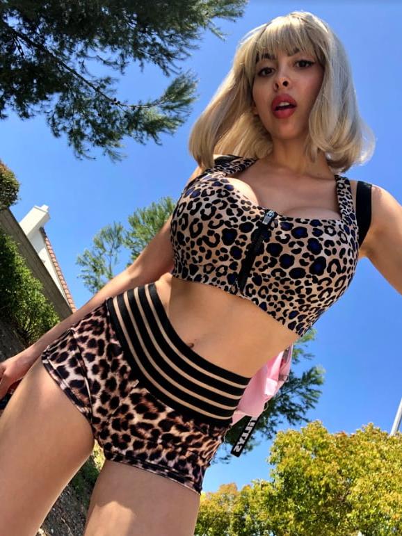 25P Hot Mom Zayla