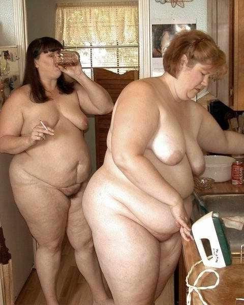 25P Beautiful nudists