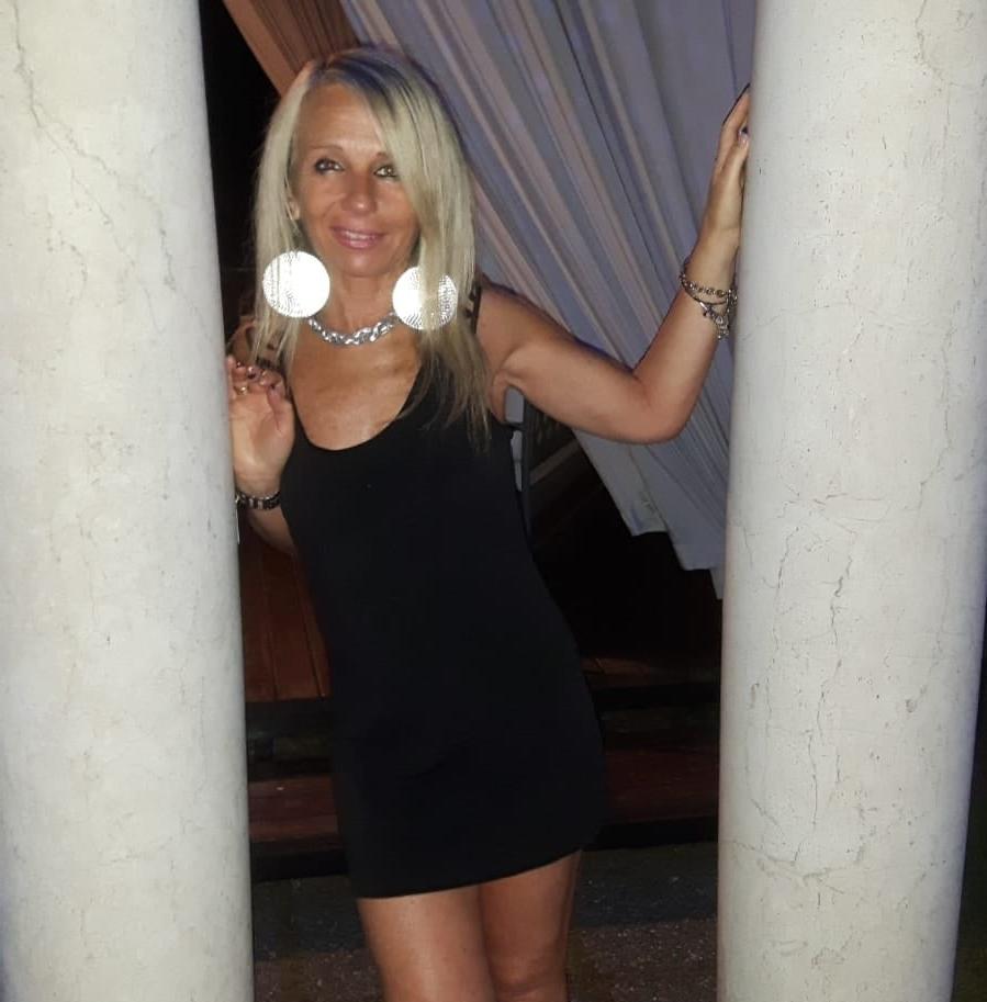25P hot milf mom 02