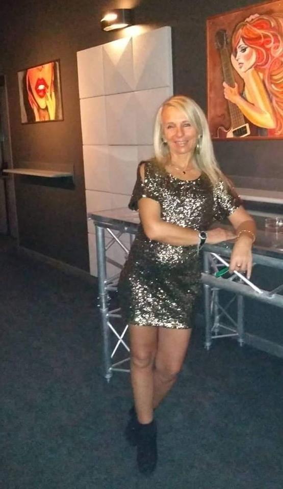 25P hot milf mom 02