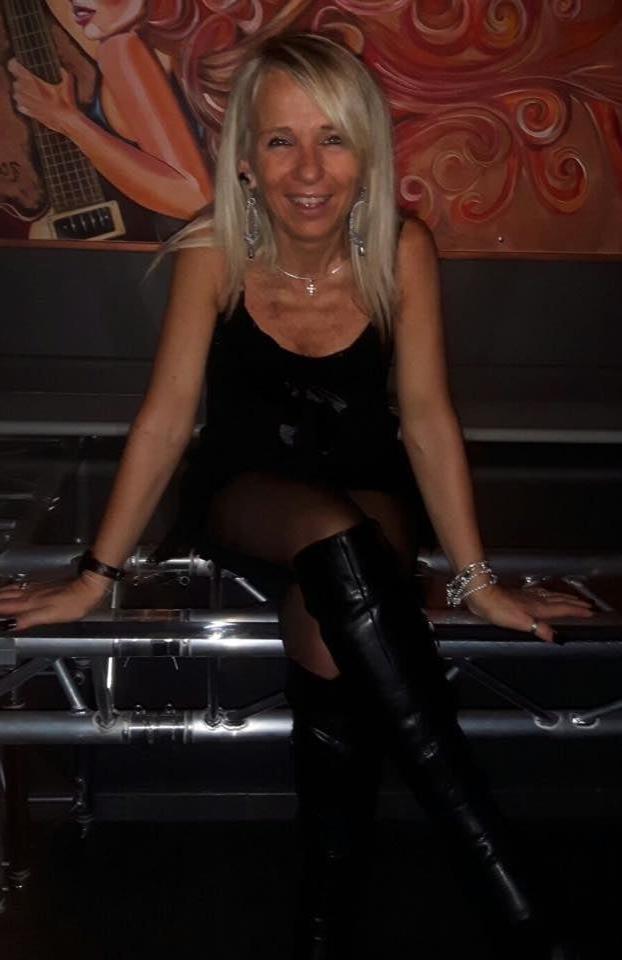 25P hot milf mom 02