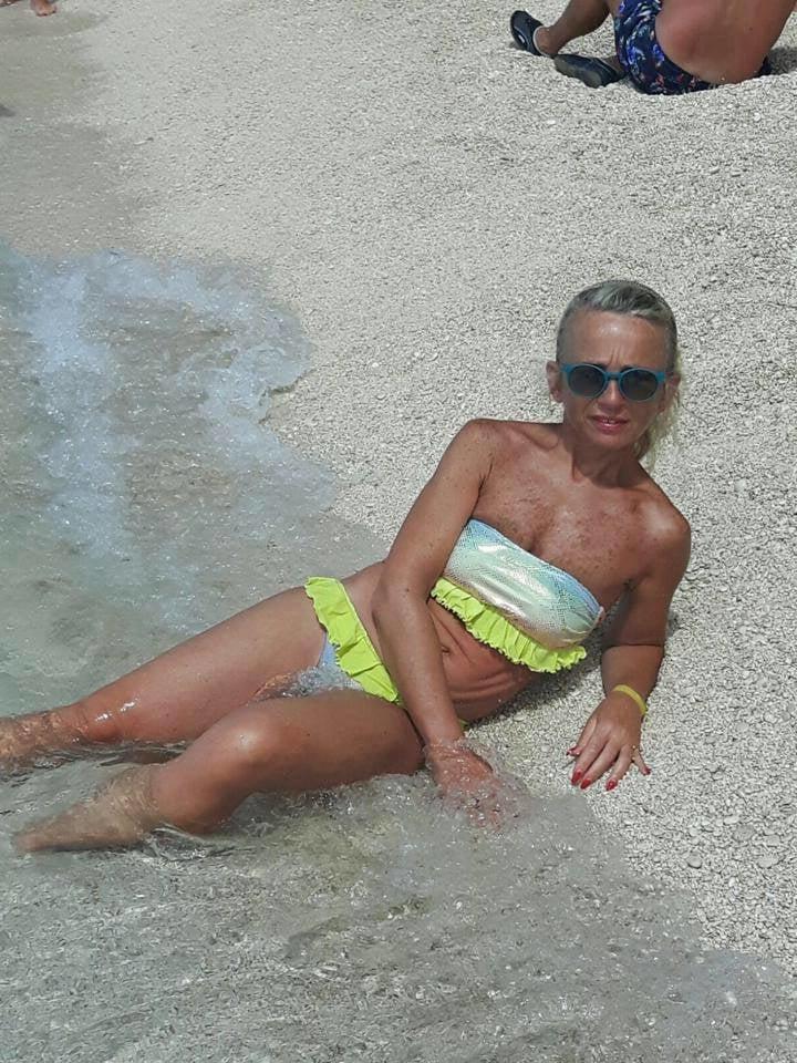 25P hot milf mom 02