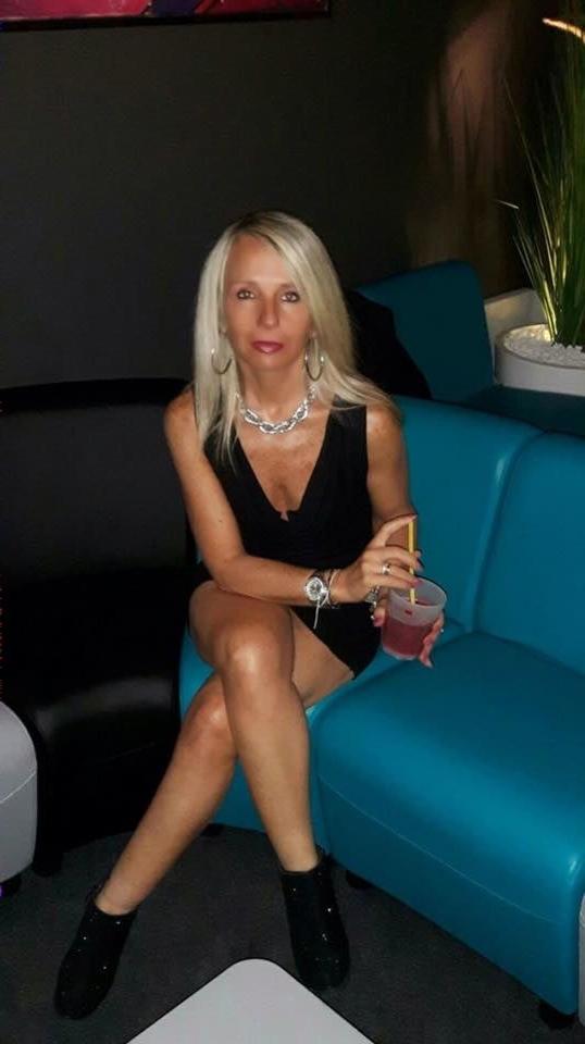 25P hot milf mom 02