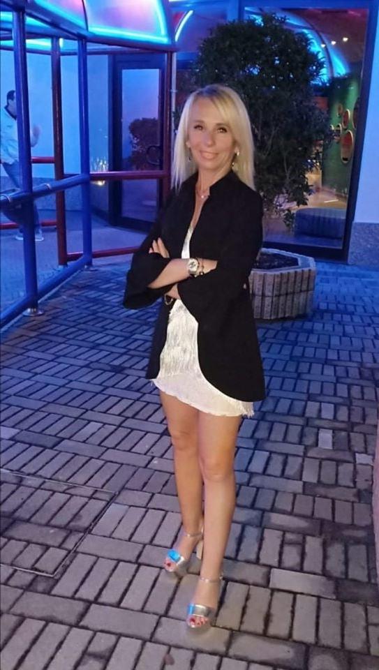 25P hot milf mom 02