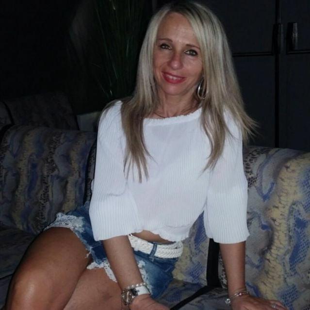 25P hot milf mom 02