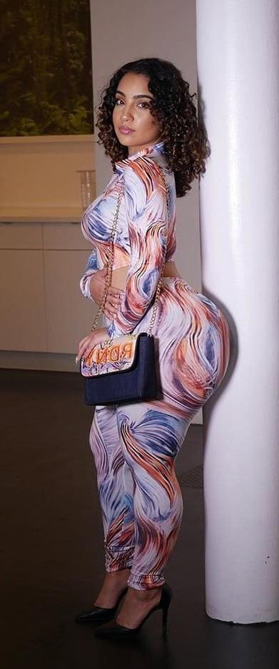 24P Booty Of The Day by MysteriaCd