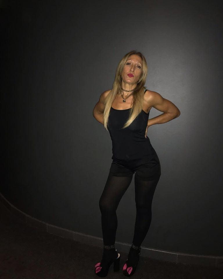 25P hot milf mom