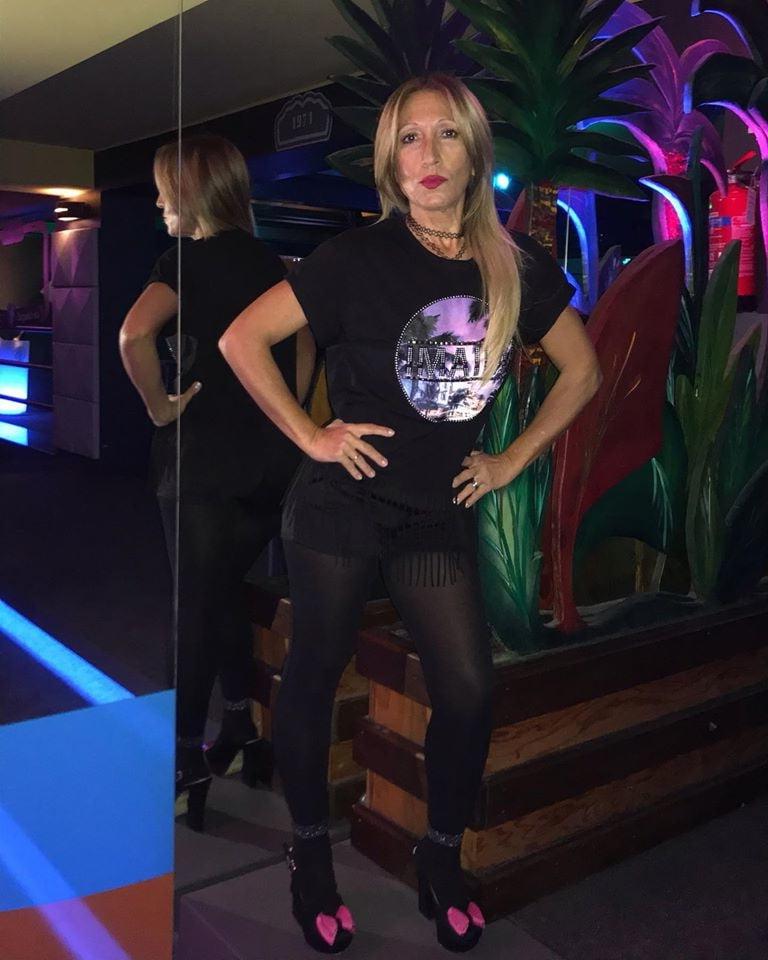 25P hot milf mom