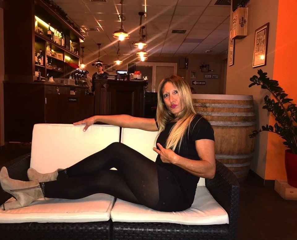 25P hot milf mom