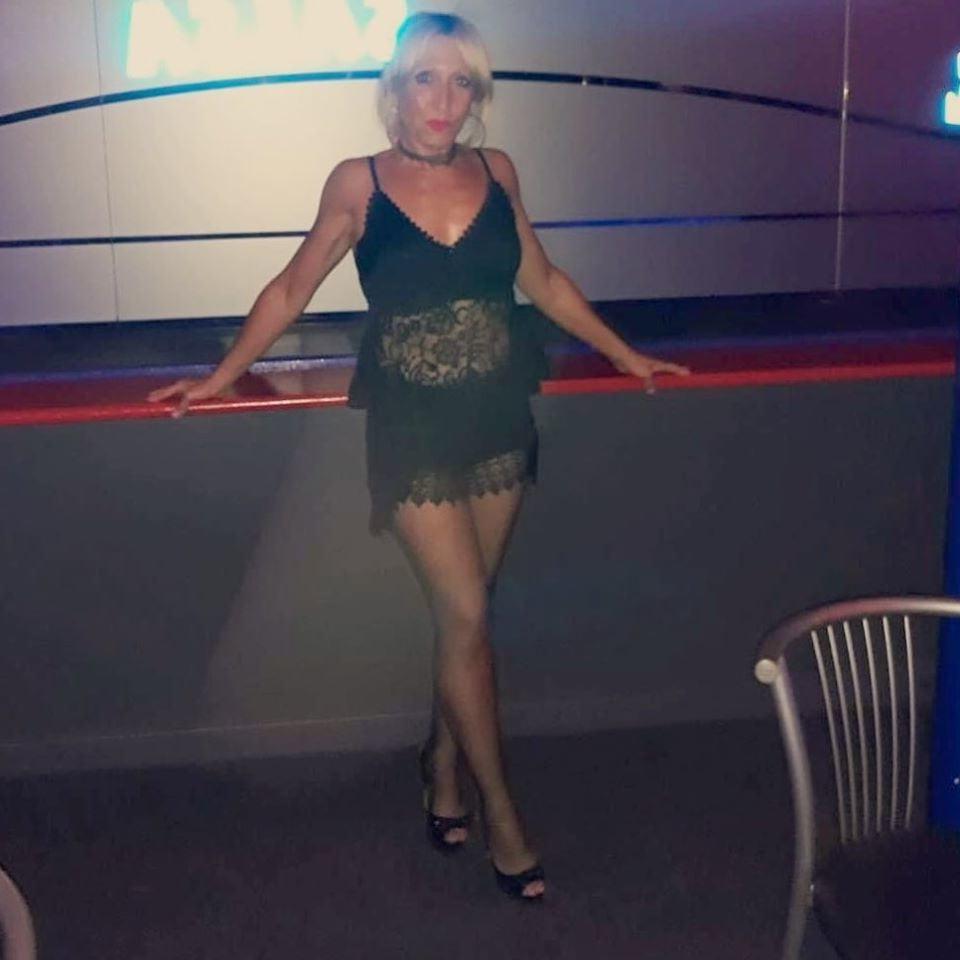25P hot milf mom