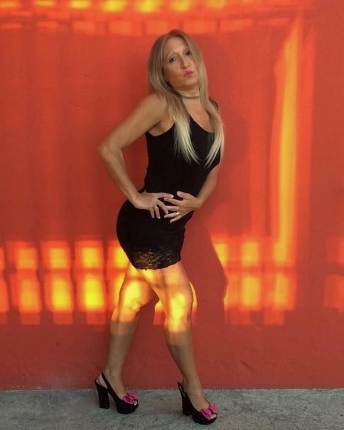 25P hot milf mom