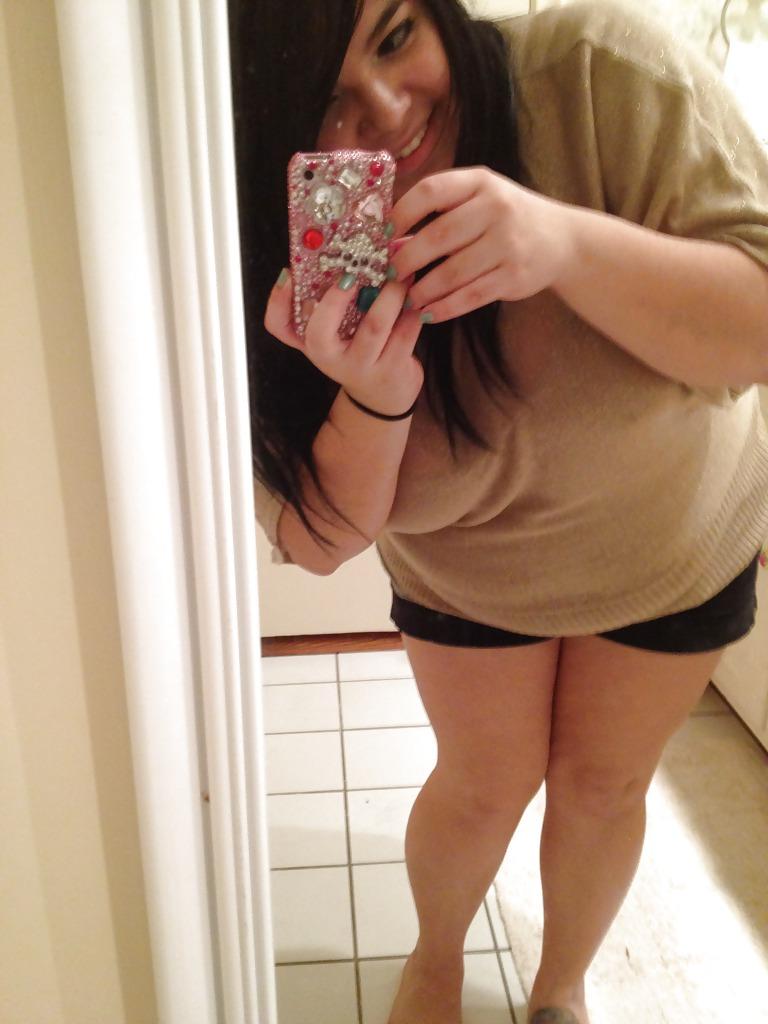25P Cute plump girls