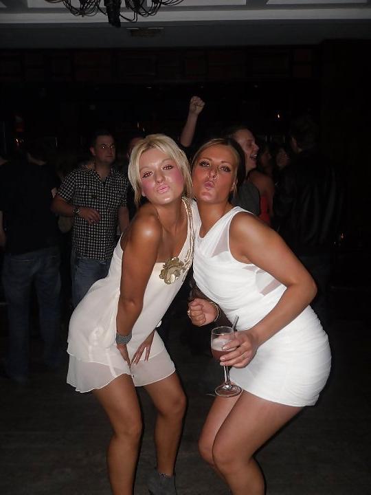 20P Hot babes 26 (cont)