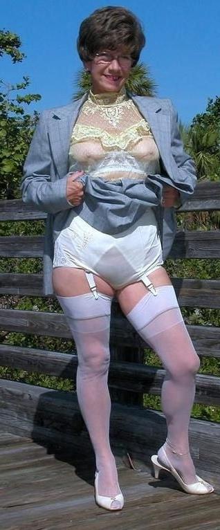 15P Mature Moms Exposed