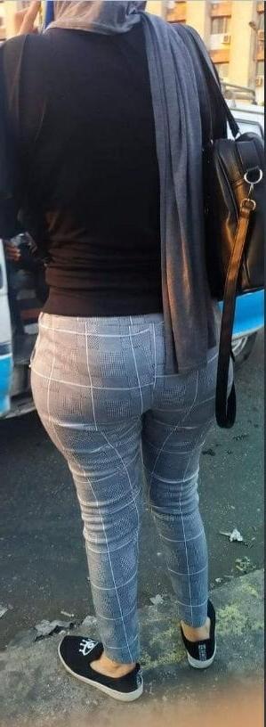 25P Candid Street Asses