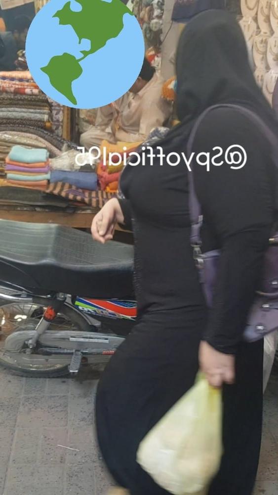 25P Candid Street Asses