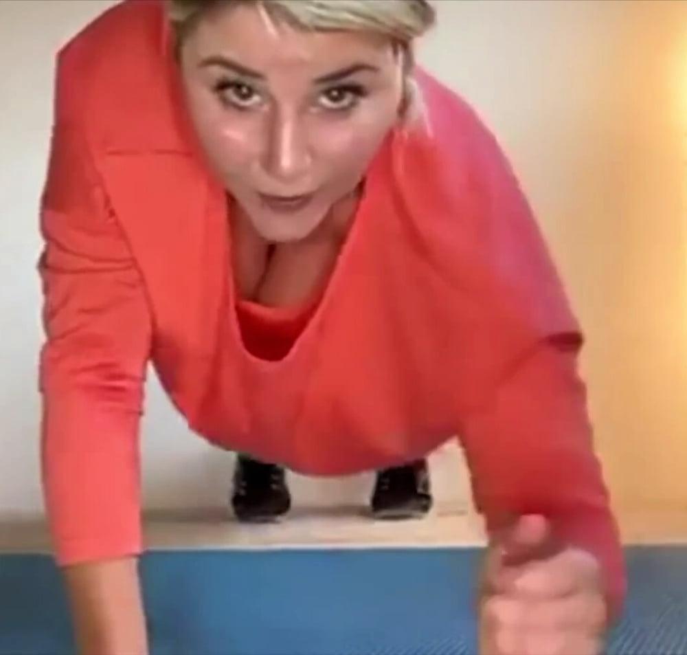 5P Beatrice Egli Big Boobs