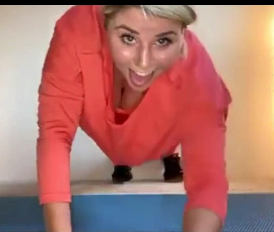 5P Beatrice Egli Big Boobs