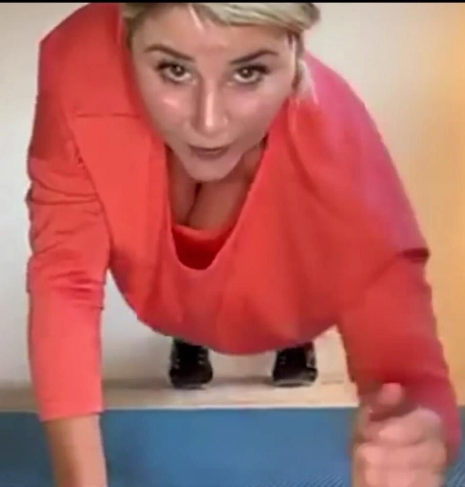 5P Beatrice Egli Big Boobs