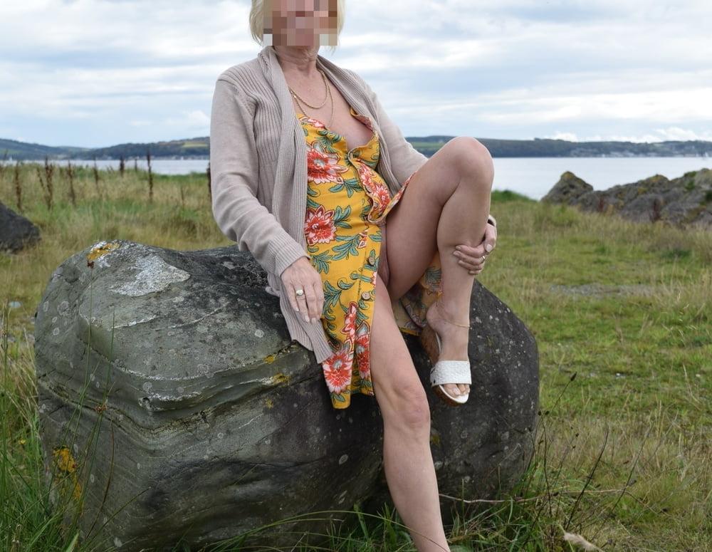 25P Amateur Mature Beach 2
