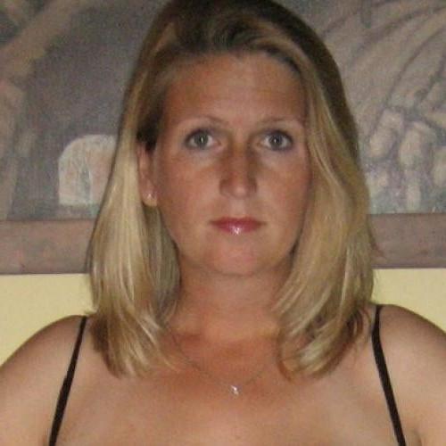 25P Dirty MILF Looks Innocent But Is A Secretly Nasty Cum Whore