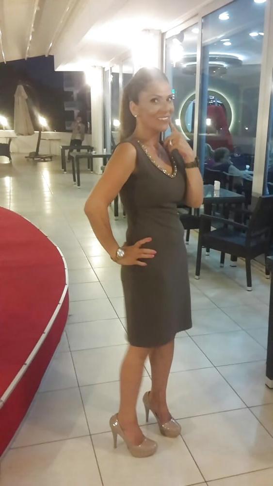 20P Turkish MILFS Mom Reyhan