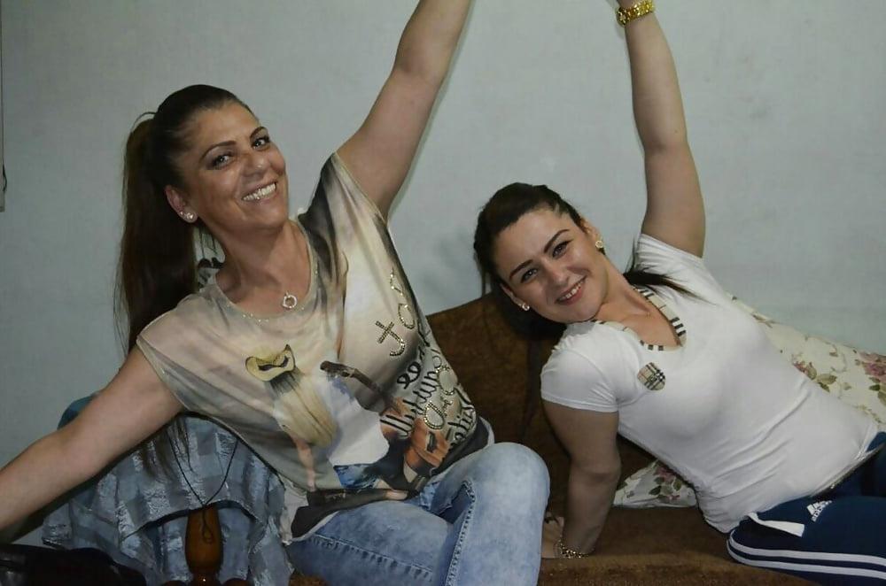20P Turkish MILFS Mom Reyhan