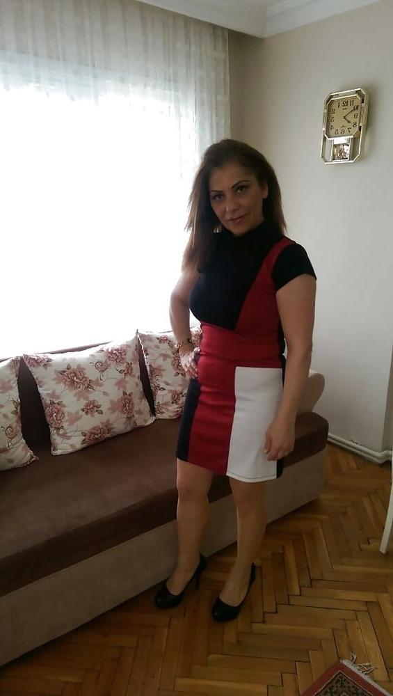 20P Turkish MILFS Mom Reyhan