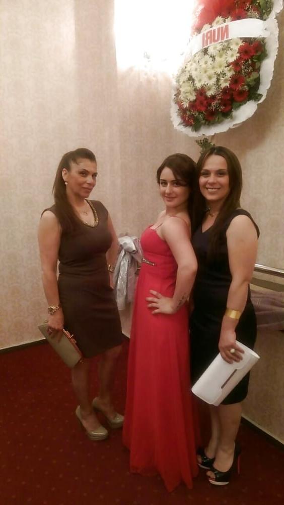 20P Turkish MILFS Mom Reyhan