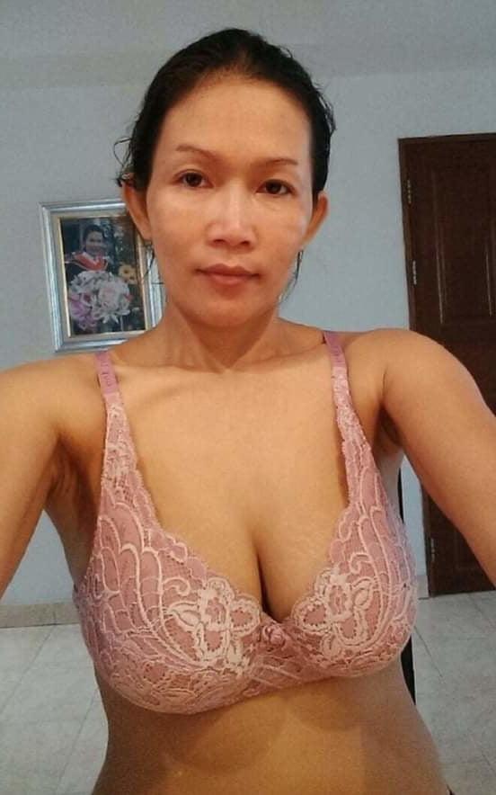 25P Mom big tit