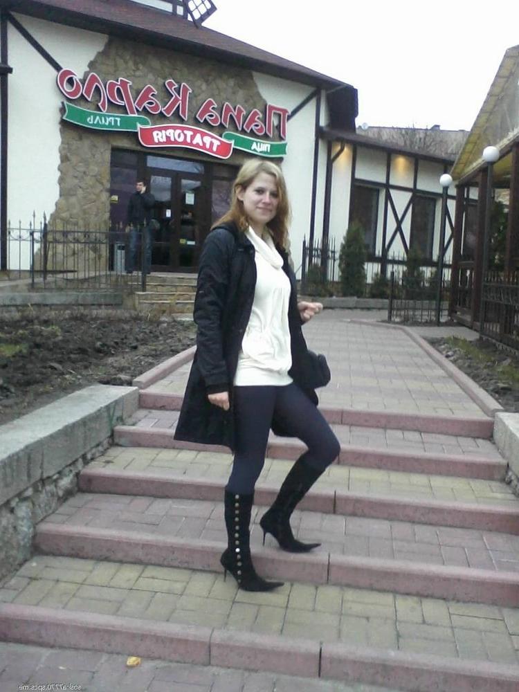 25P Russian young mom