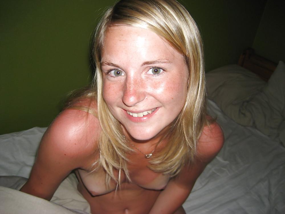 25P HOT GERMAN GIRLFRIEND - CORA