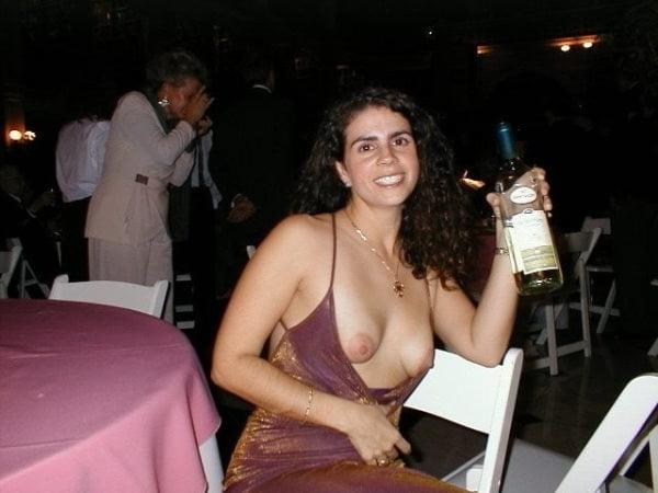 25P Wine Time 5 - more regular naked ladies drinking