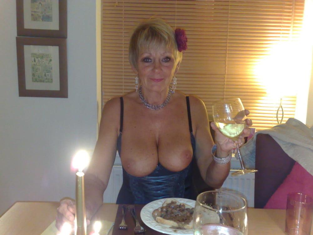 25P Wine Time 5 - more regular naked ladies drinking