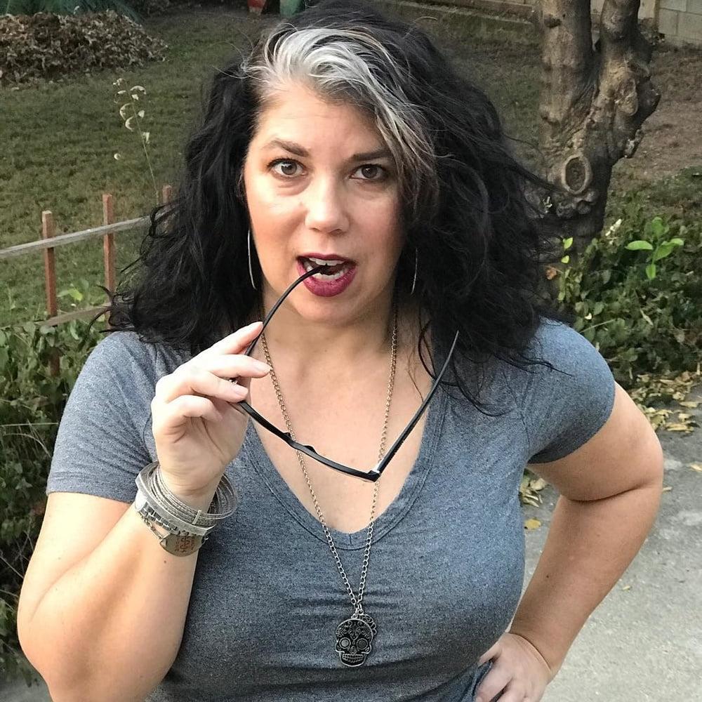24P Maxine - MILF Mom