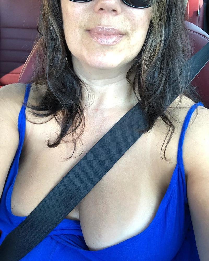 24P Maxine - MILF Mom
