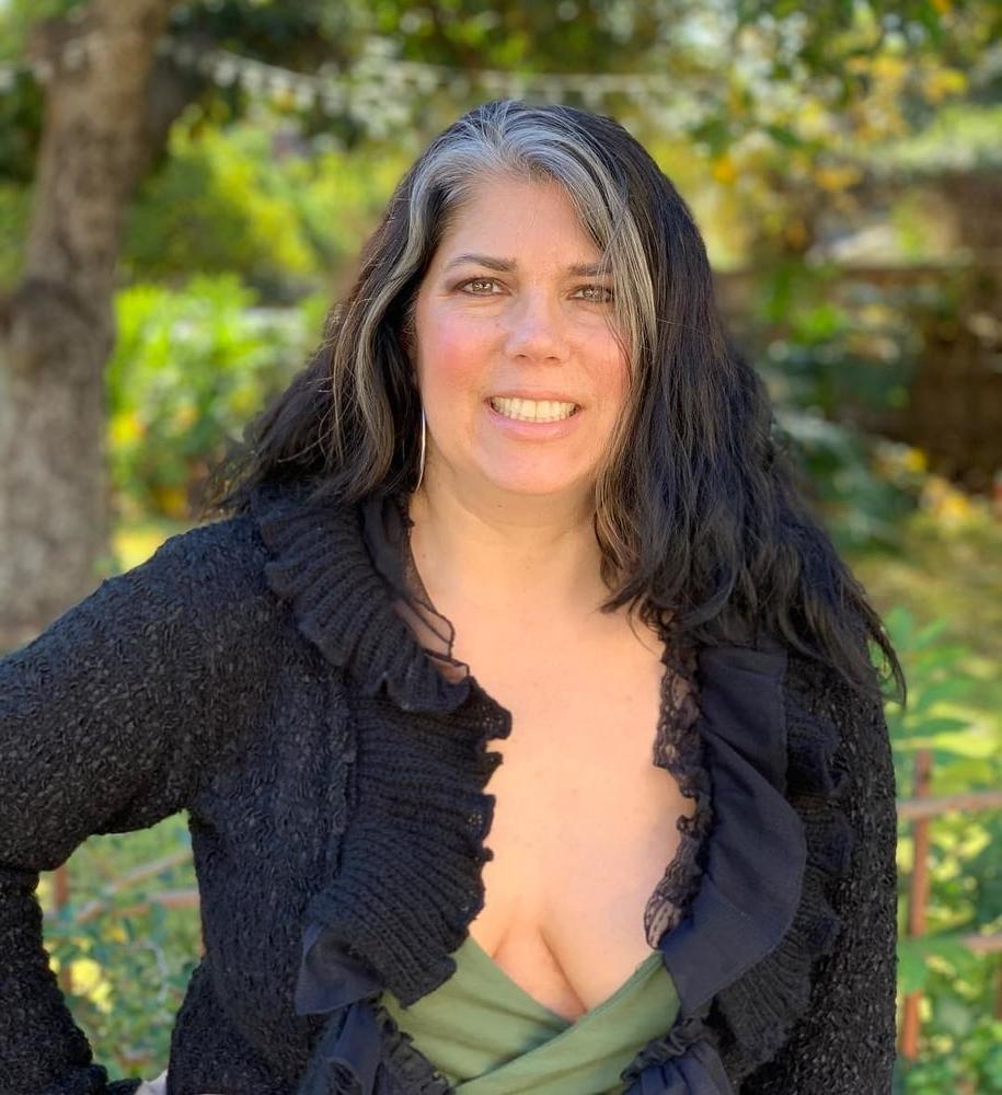 24P Maxine - MILF Mom